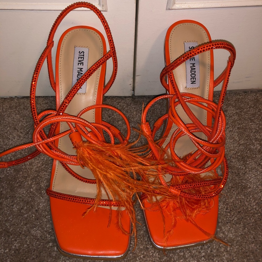 STEVE MADDEN ORANGE UPGRADE SANDAL HEEL